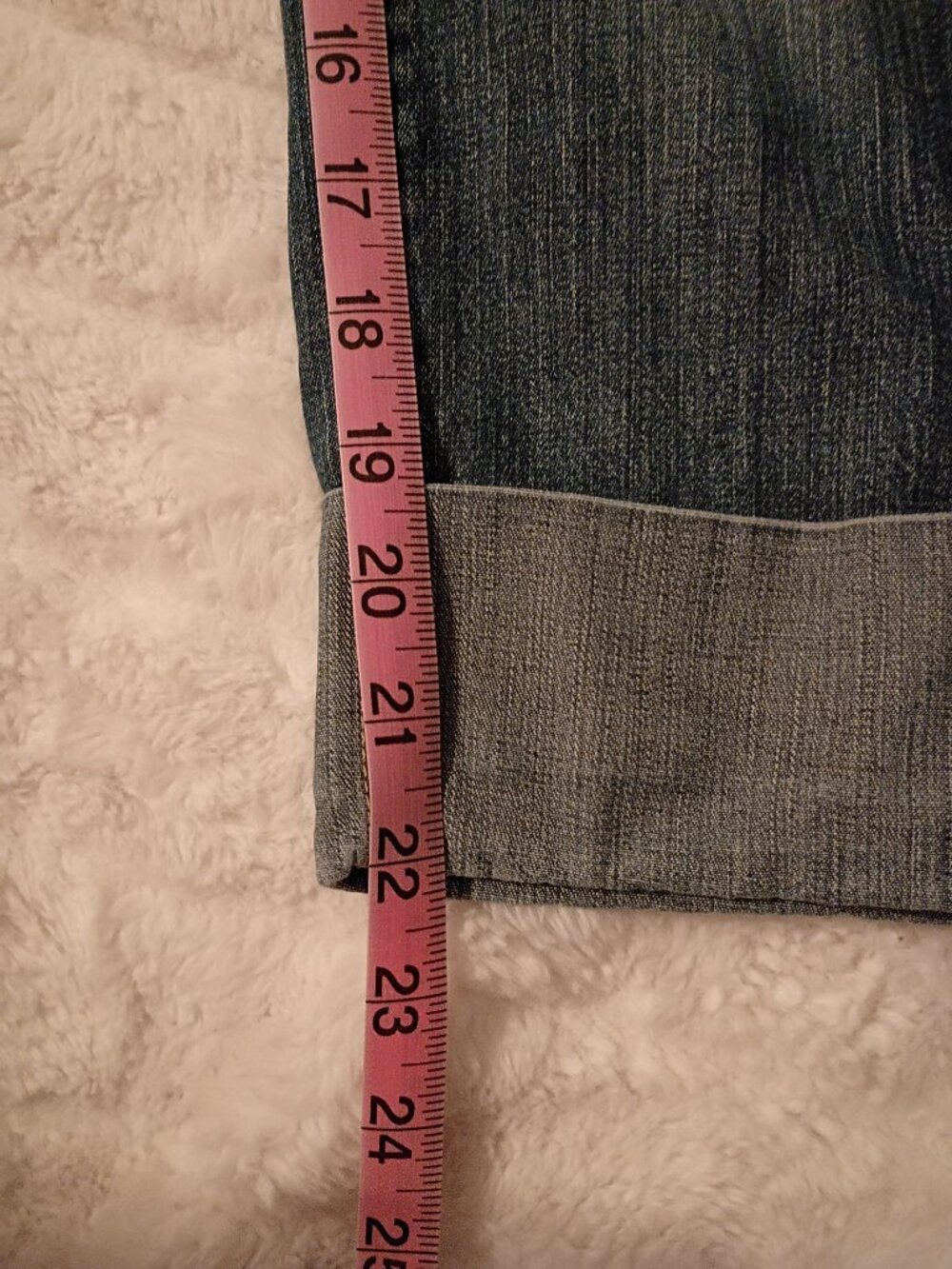 GAP Low Rise Capris - Picture 5 of 10